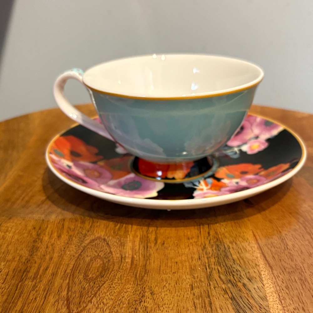 MAXWELL WILLIAMS Elegant Floral Teacup and Saucer Set
